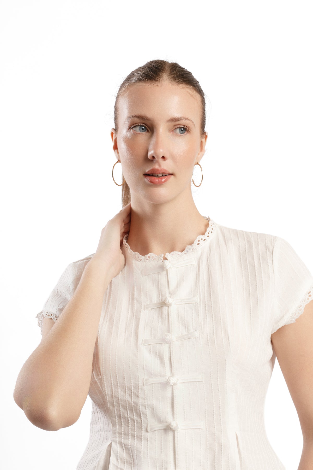 BLUSA BLANCA CON ENCAJE JAPONÉS