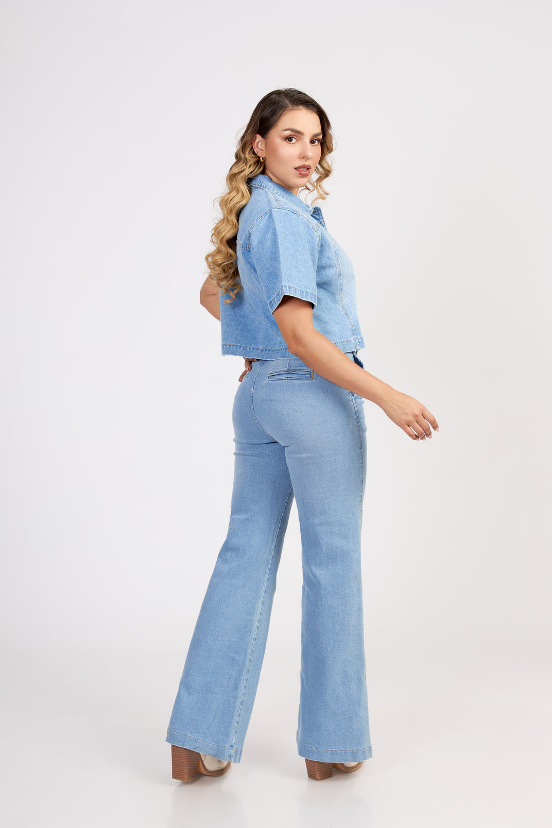 CHAQUETA DENIM CELESTE