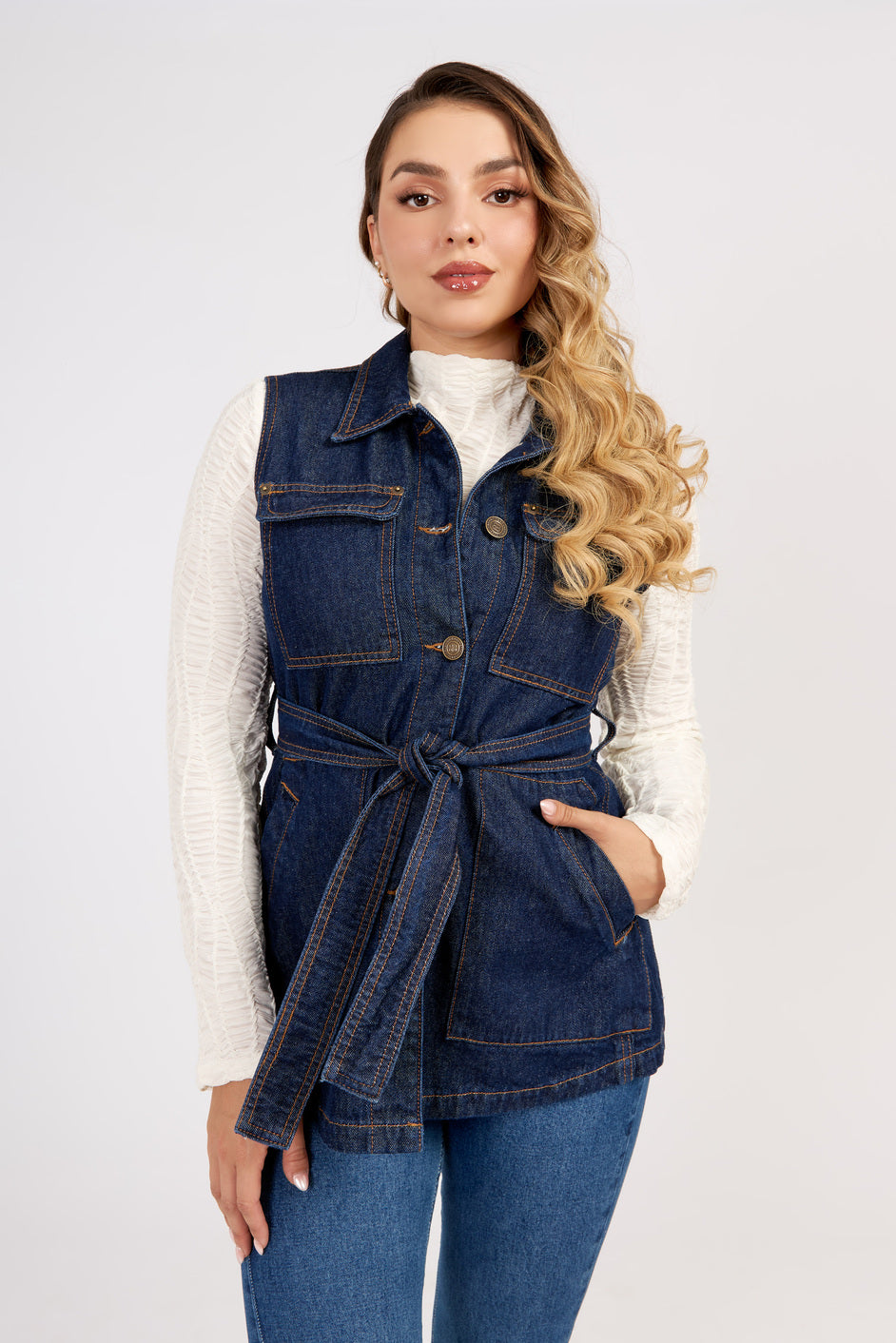 CHALECO DENIM CON CORREA
