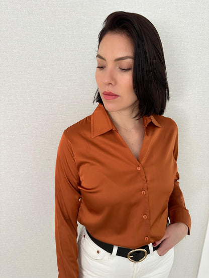 BLUSA SATINADA CUELLO V