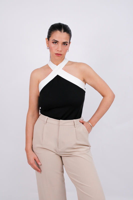 TOP HALTER BICOLOR COLOR NEGRO Y BLANCO